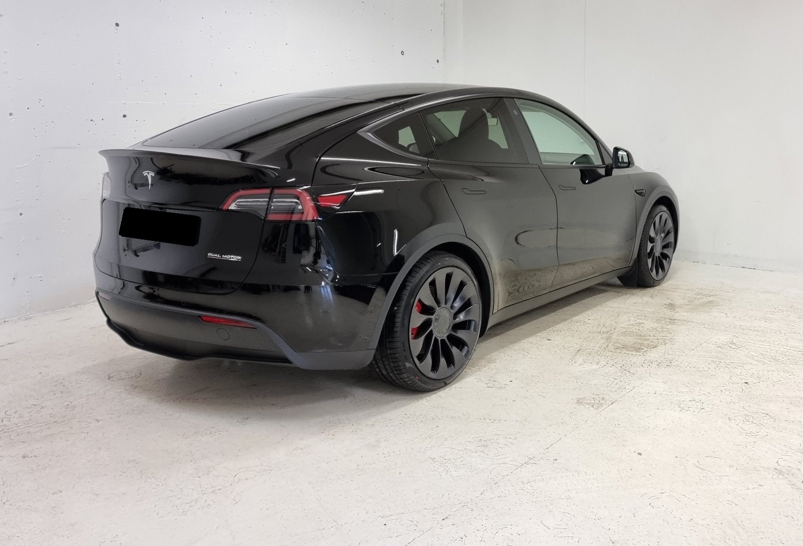 TESLA MODEL Y PERFORMANCE - Photo 4