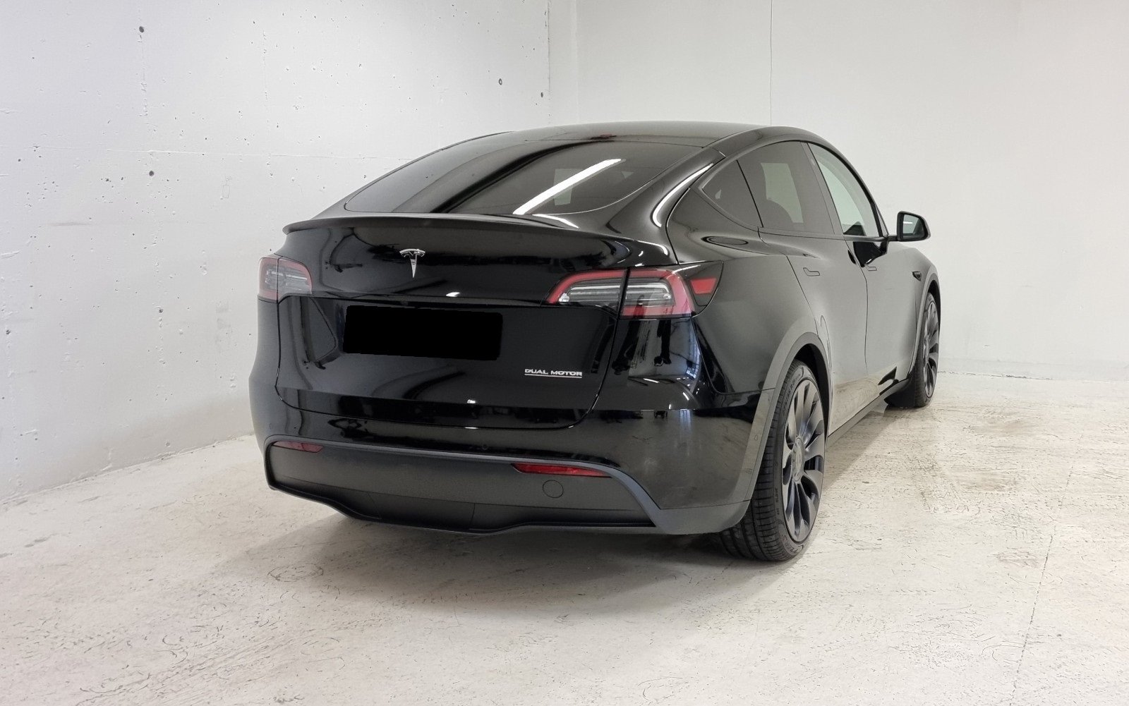 TESLA MODEL Y PERFORMANCE - Photo 5