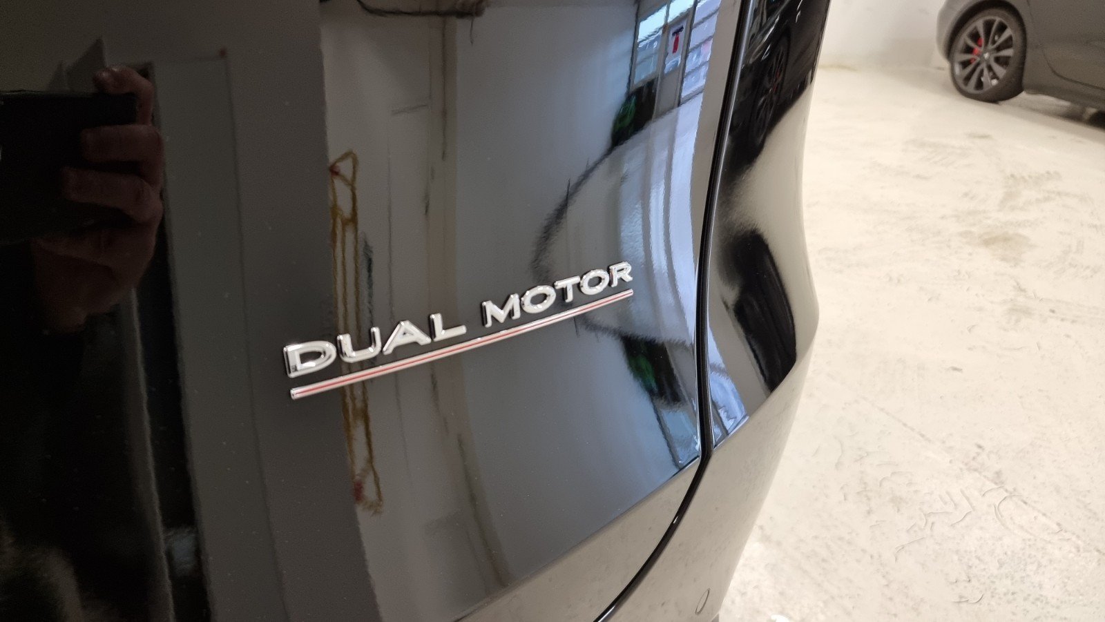 TESLA MODEL Y PERFORMANCE - Photo 8