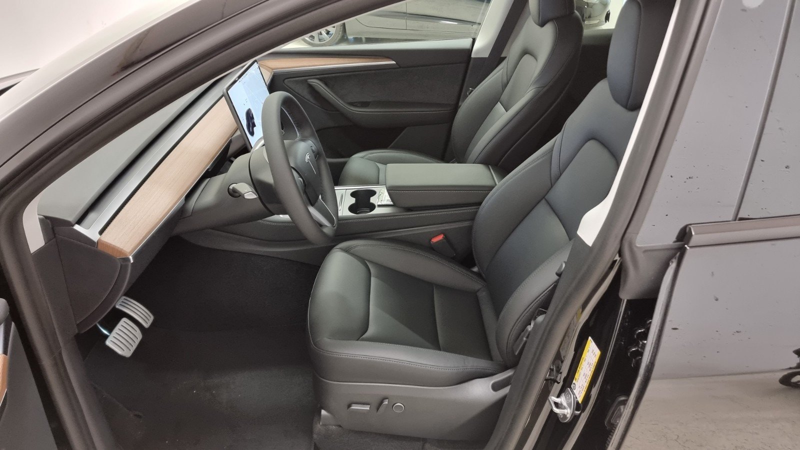 TESLA MODEL Y PERFORMANCE - Photo 11