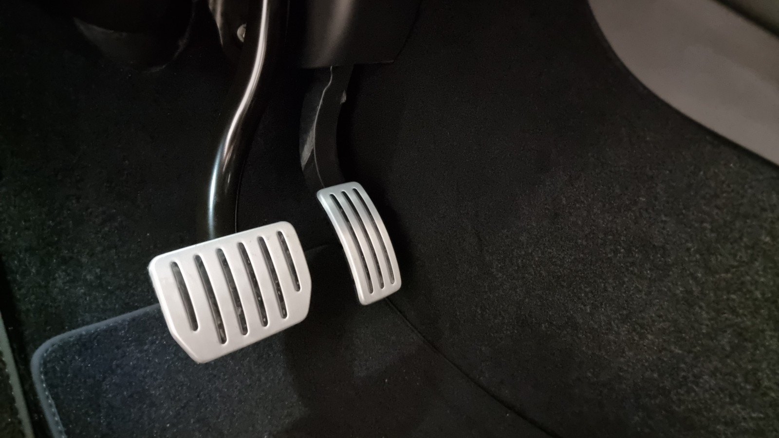 TESLA MODEL Y PERFORMANCE - Photo 19