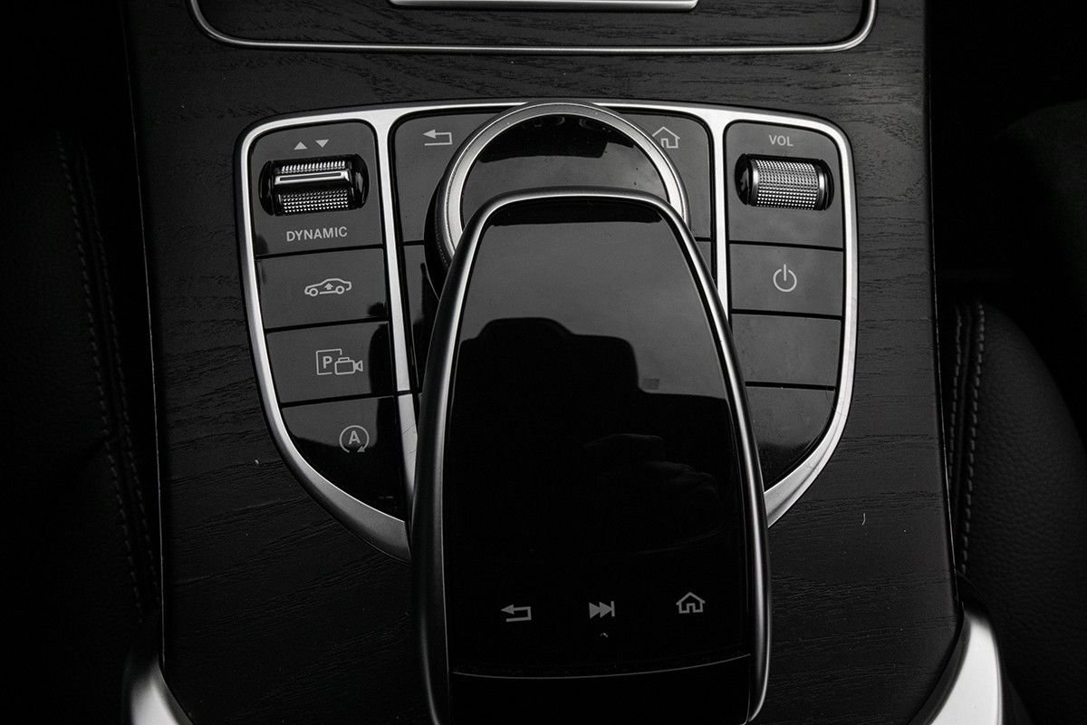 MERCEDES-BENZ CLASSE C IV 220 D 194 CH AMG LINE 4MATIC 9G-TRONIC - Photo 17