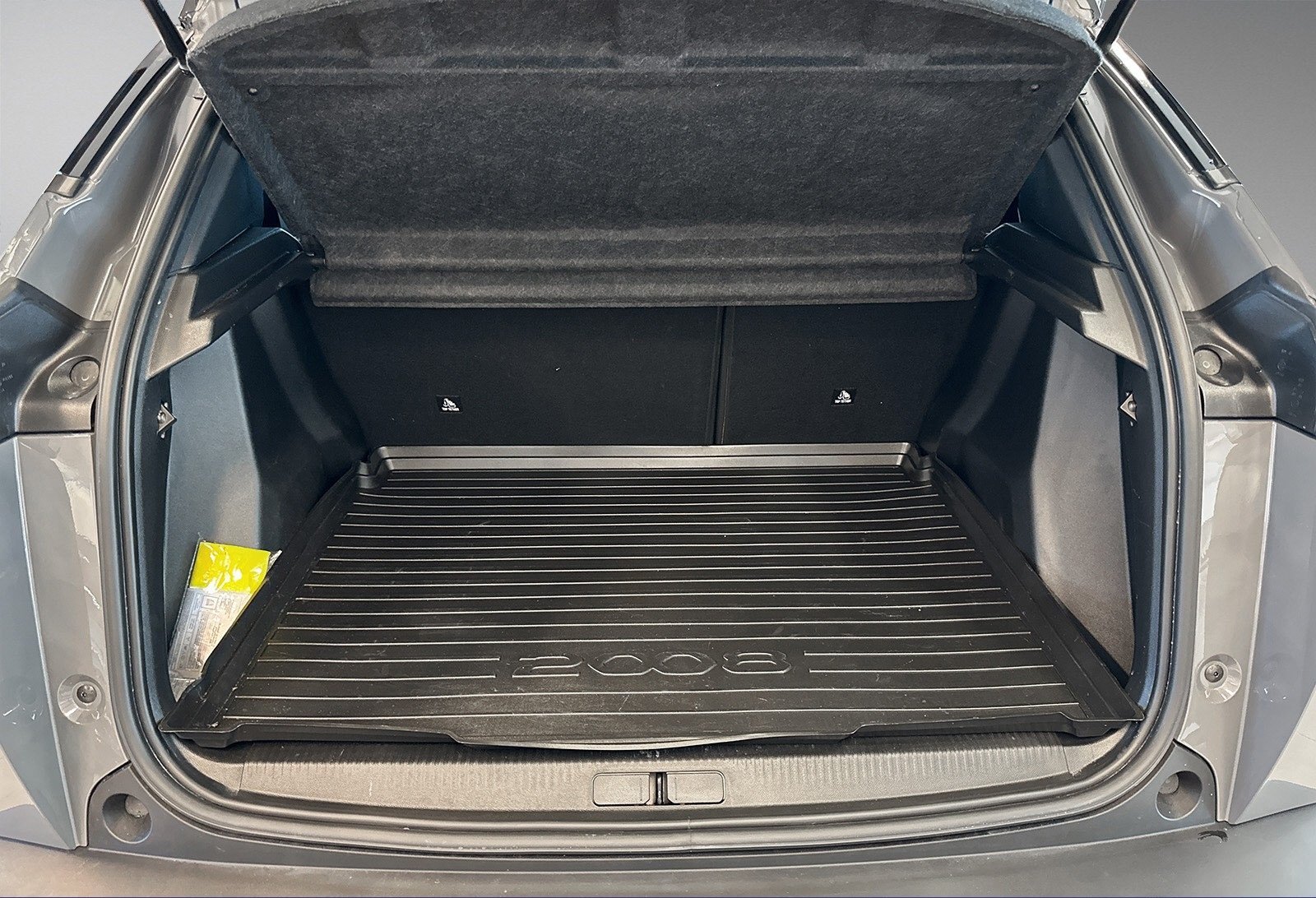 PEUGEOT E-2008 156 PK GT - Photo 5