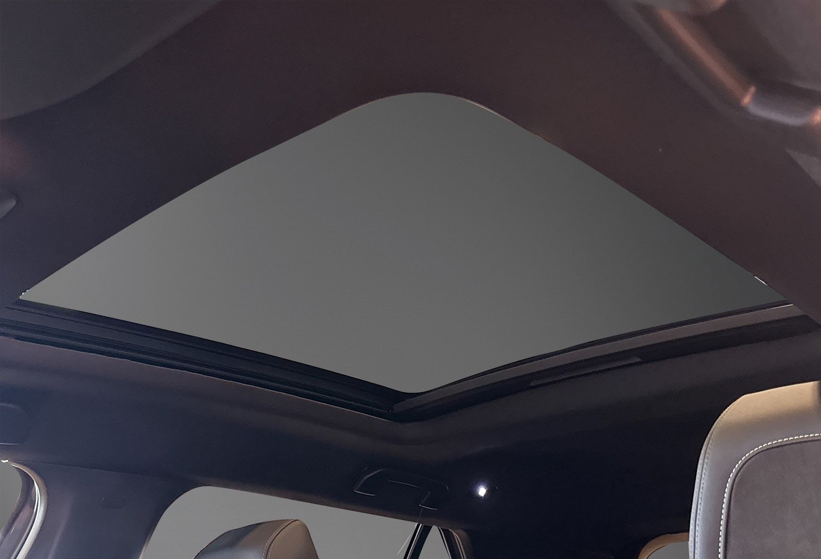 PEUGEOT E-2008 156 PK GT - Photo 10