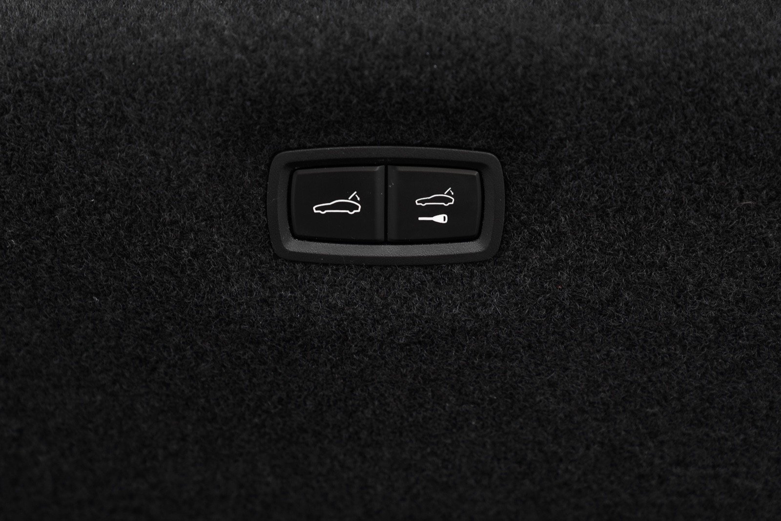 PORSCHE TAYCAN TURBO S - Photo 6