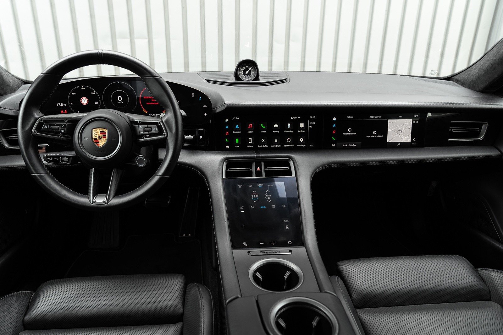 PORSCHE TAYCAN TURBO S - Photo 8