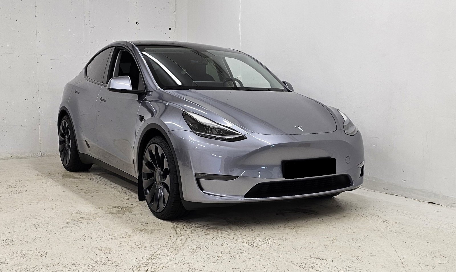 TESLA MODEL Y PERFORMANCE QUICKSILVER 2023 - Photo 2