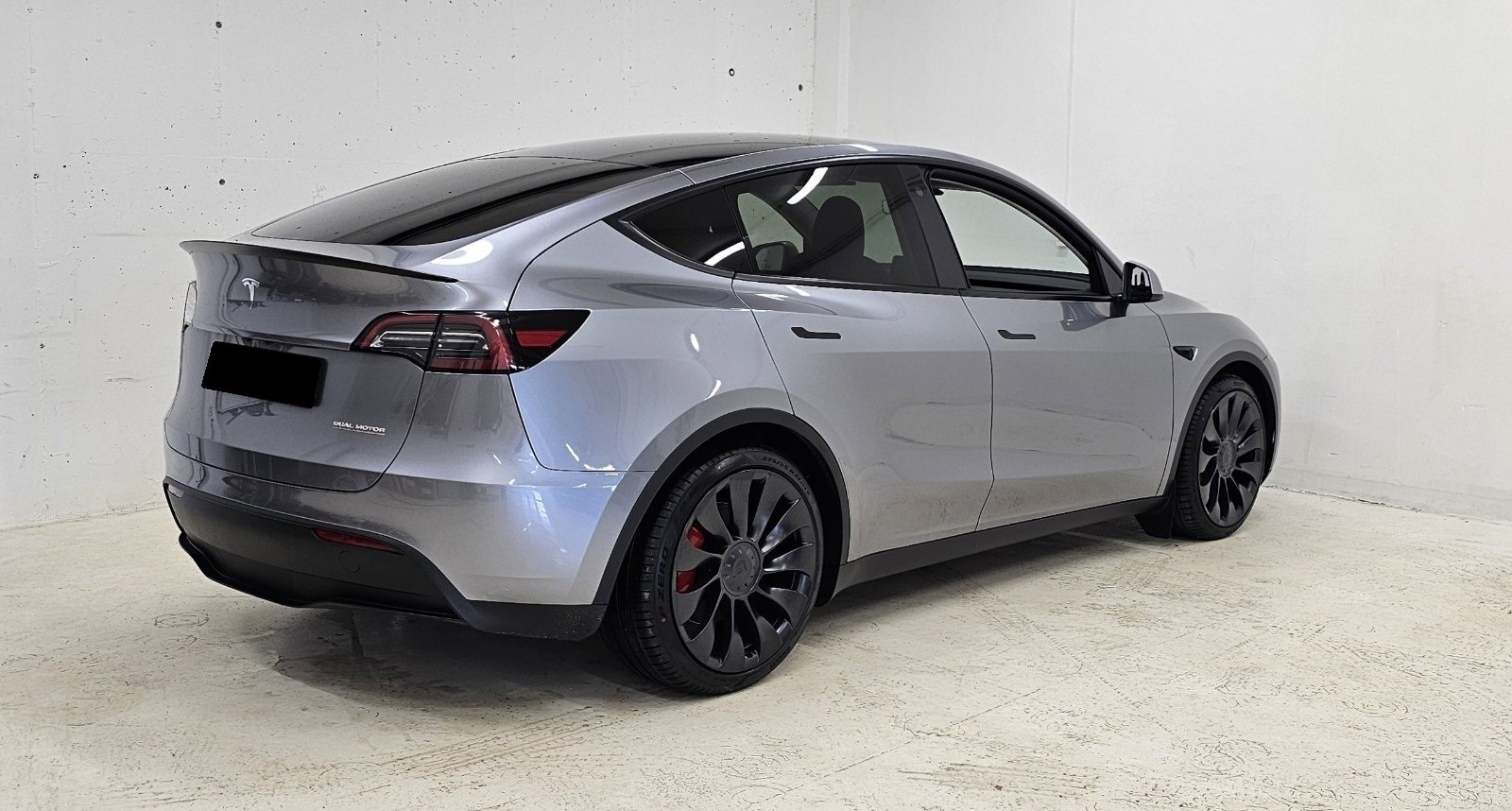 TESLA MODEL Y PERFORMANCE QUICKSILVER 2023 - Photo 8