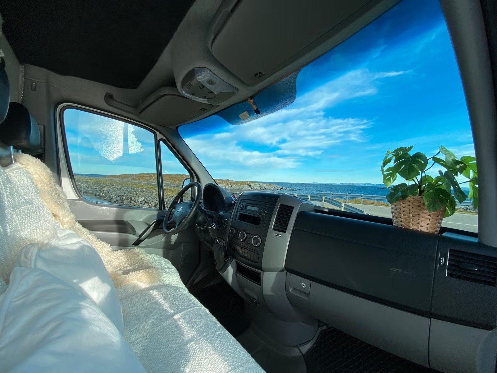 VOLKSWAGEN CRAFTER VAN 2.0 TDI 163 - Photo 6