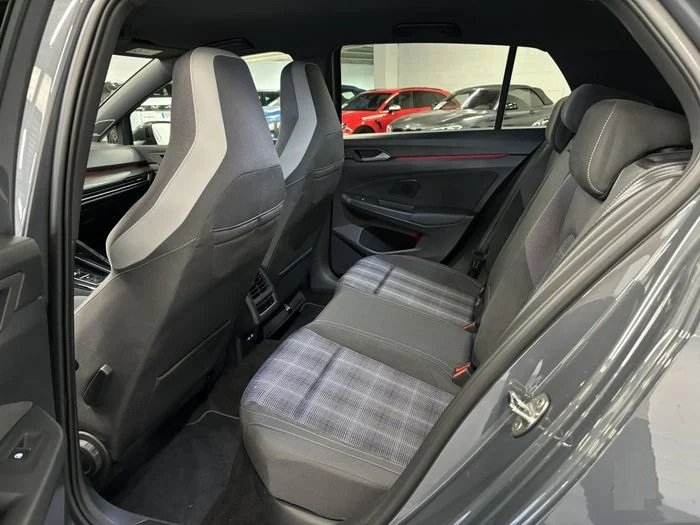 VOLKSWAGEN GOLF VIII 2.0 TDI SCR 200CH GTD DSG7 - Photo 10