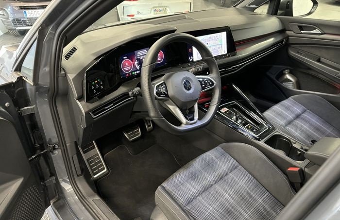 VOLKSWAGEN GOLF VIII 2.0 TDI SCR 200CH GTD DSG7 - Photo 14