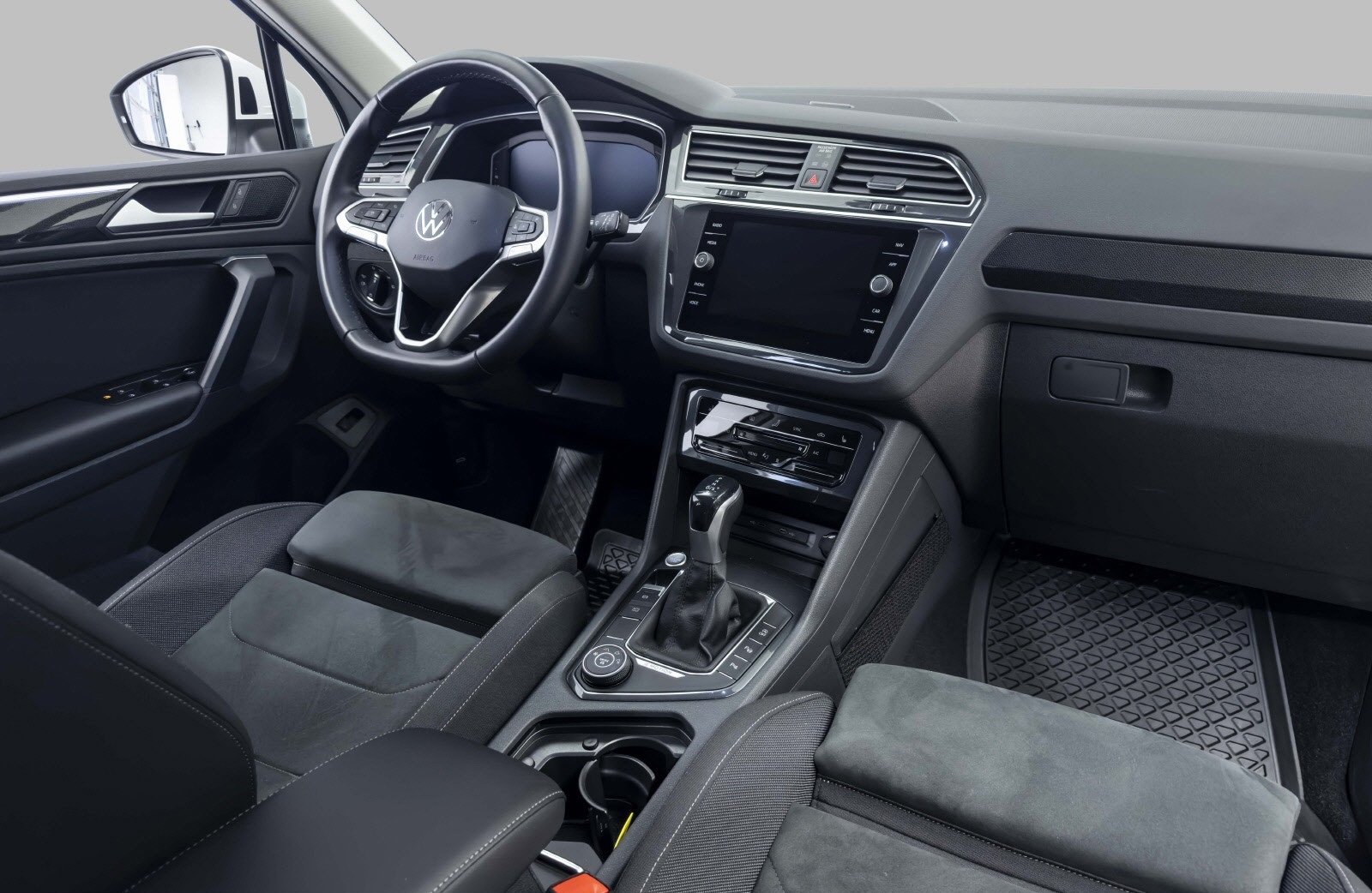 VOLKSWAGEN TIGUAN 2.0 TDI 150 ELEGANCE 4MOTION DSG7 - Photo 8