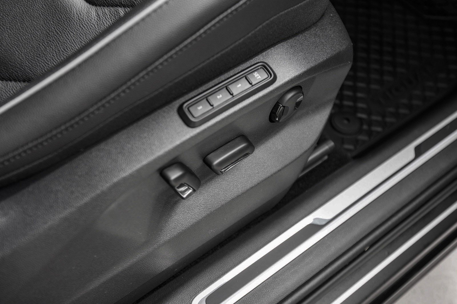 VOLKSWAGEN TIGUAN 2.0 TDI 150 EXCLUSIF R LINE 4MOTION DSG7 - Photo 18