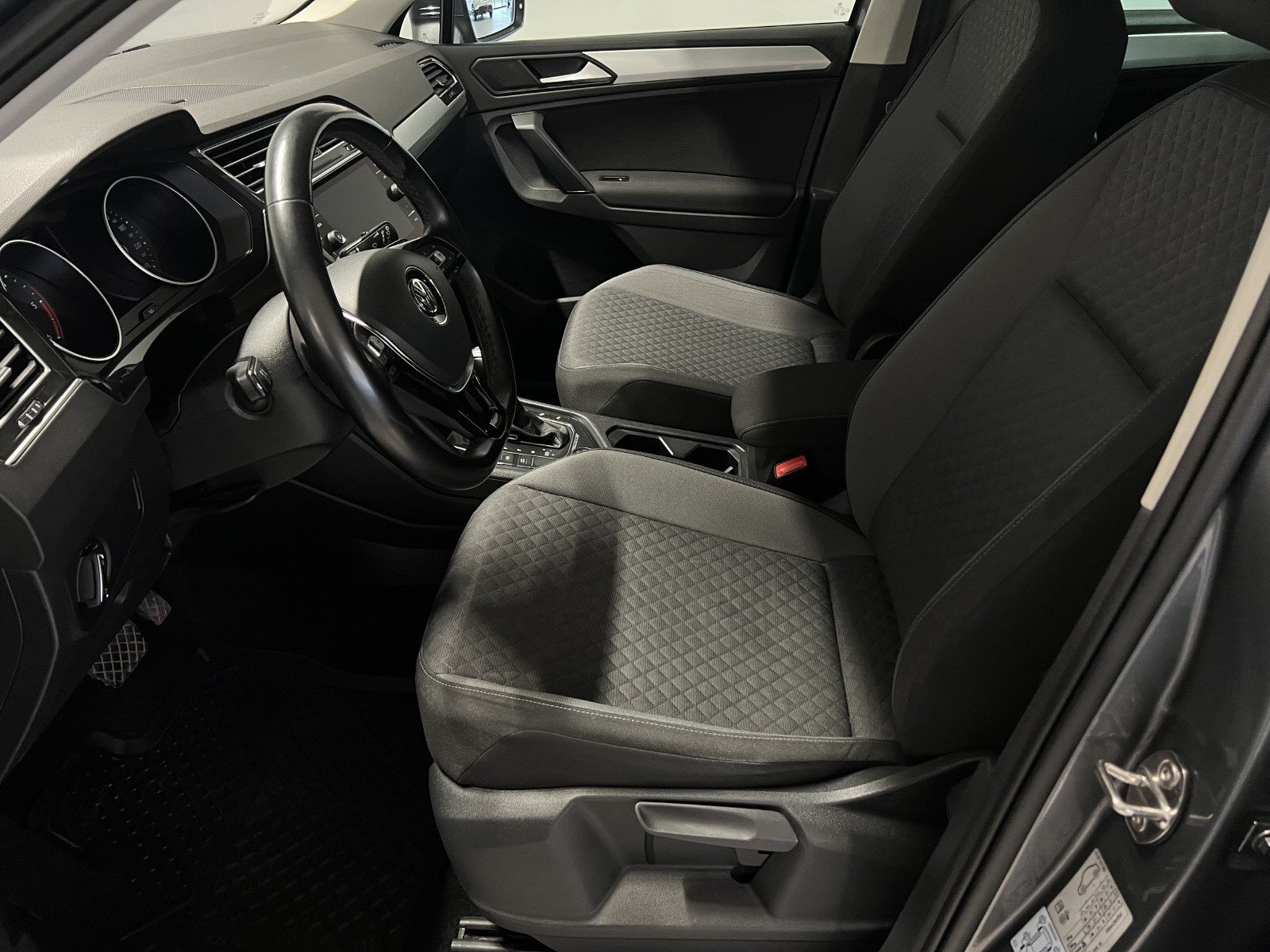 VOLKSWAGEN TIGUAN CONFORTLINE BUSINESS 2.0 TDI 150 DSG7 - Photo 11