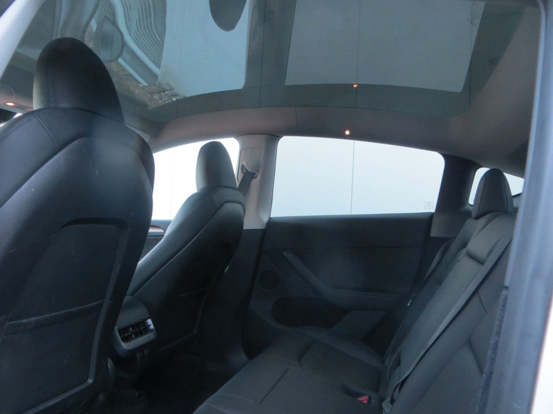Tesla Model Y Long Range Dual AWD - Photo 11
