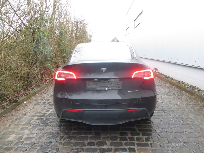 Tesla Model Y Long Range Dual AWD - Photo 5