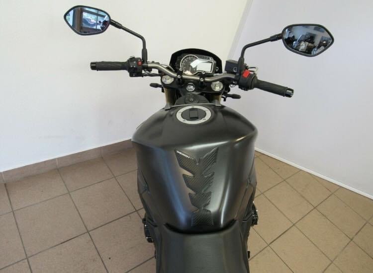 SUZUKI GSR 750 ABS AKRAPOVIC - Photo 7