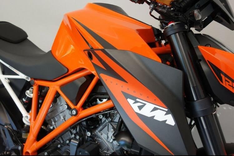KTM 1290 SUPER DUQUE R - Photo 14