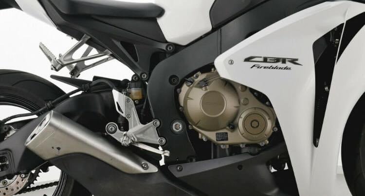 HONDA CBR 1000 RR - Photo 9