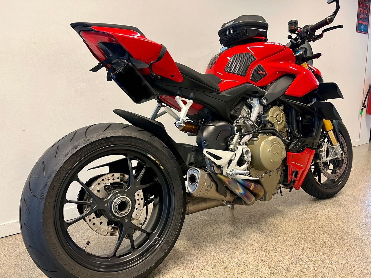 DUCATI STREETFIGHTER V4S - Photo 9