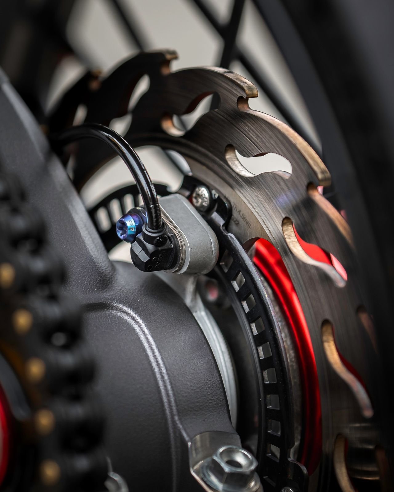 DUCATI 950 HYPERMOTARD KOOLSTOF - Photo 13