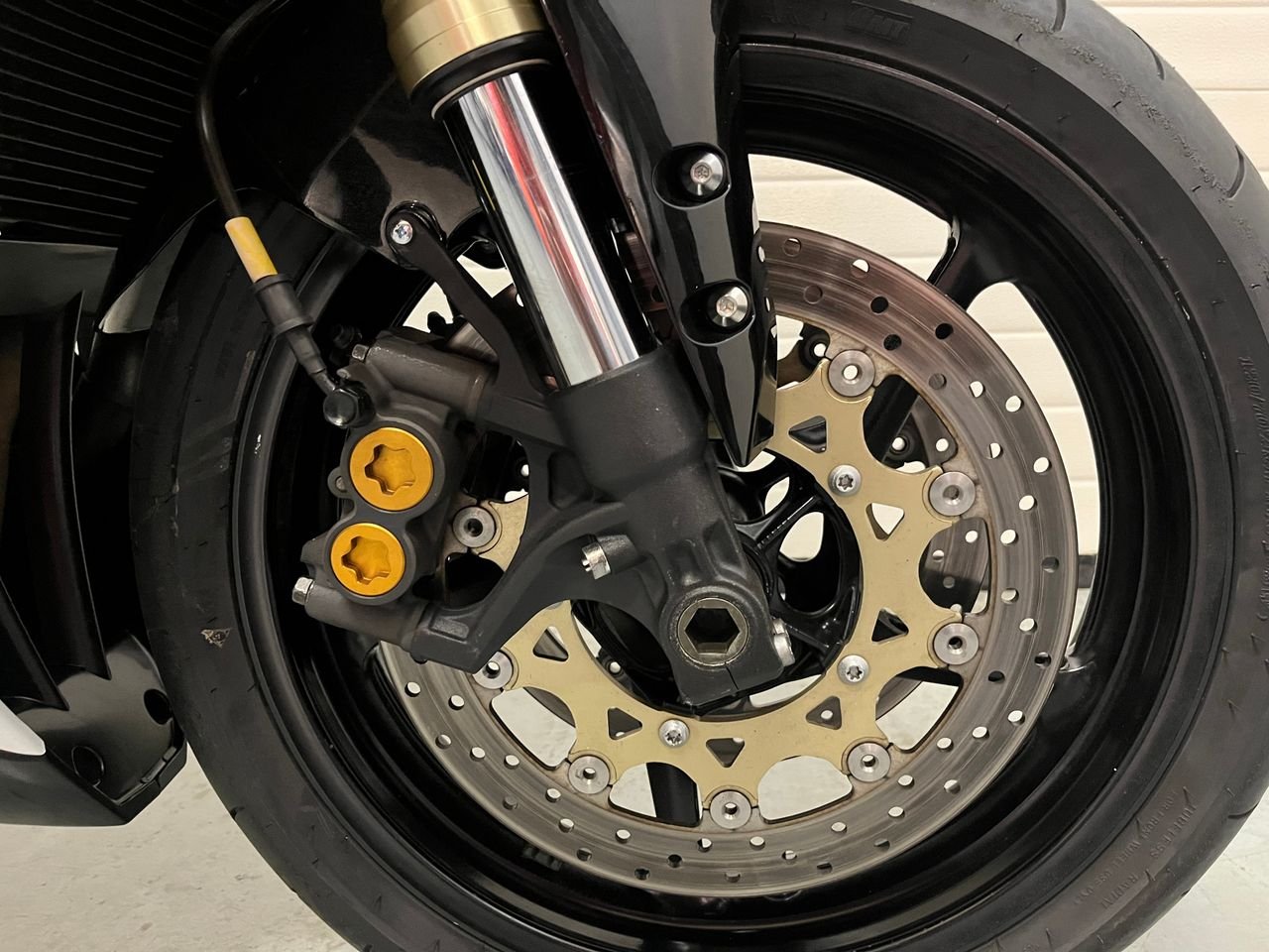 YAMAHA R1 - Photo 33