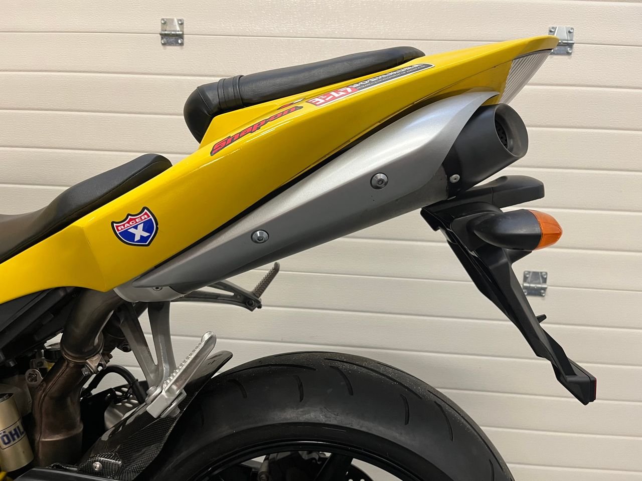 YAMAHA R1 - Photo 16