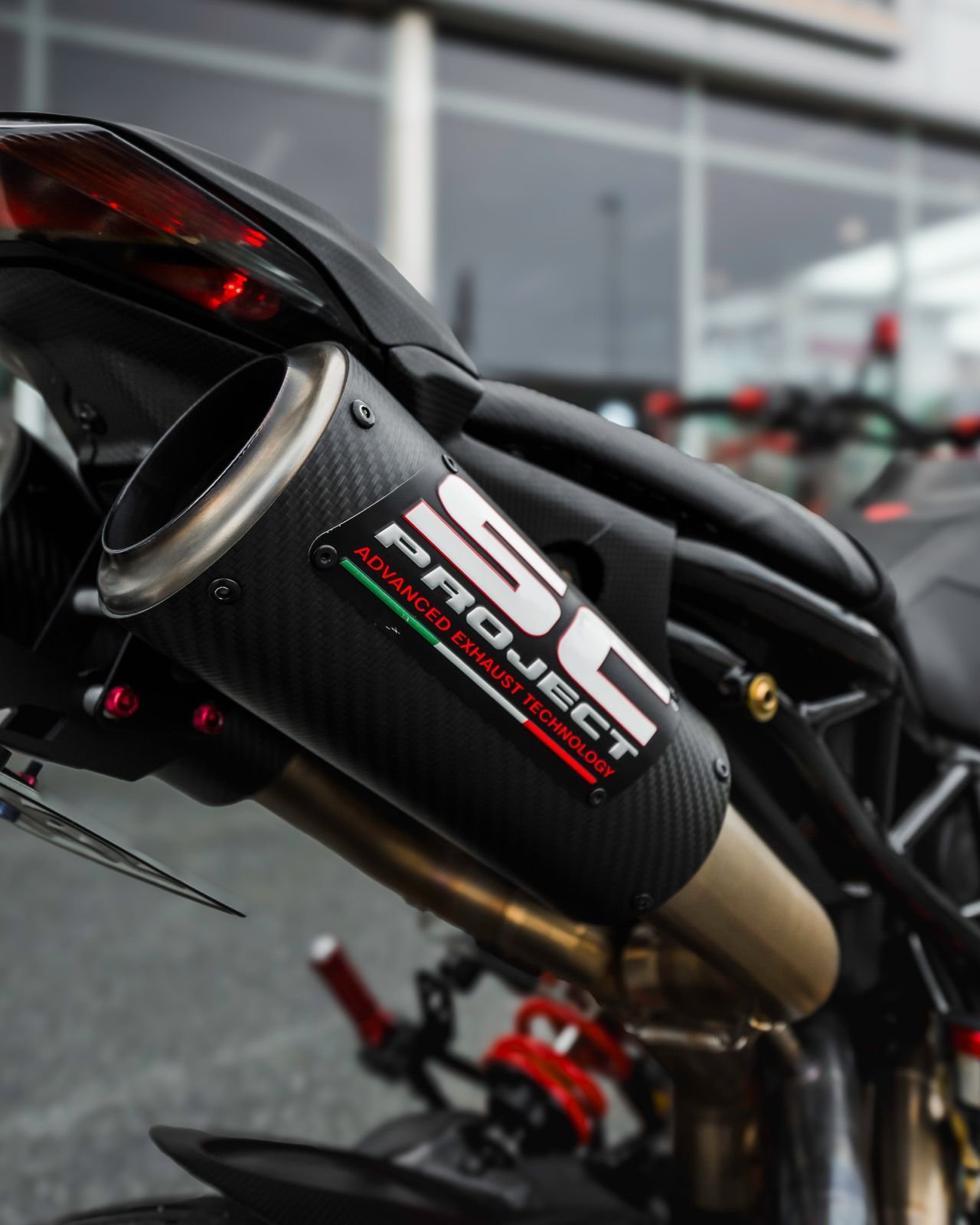 DUCATI 950 HYPERMOTARD KOOLSTOF - Photo 6