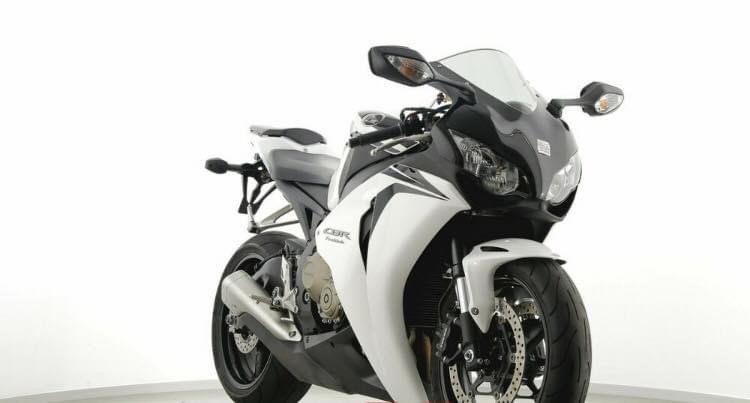 HONDA CBR 1000 RR - Photo 4