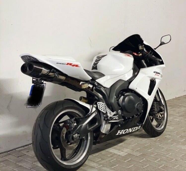 HONDA CBR 1000 RR - Photo 7