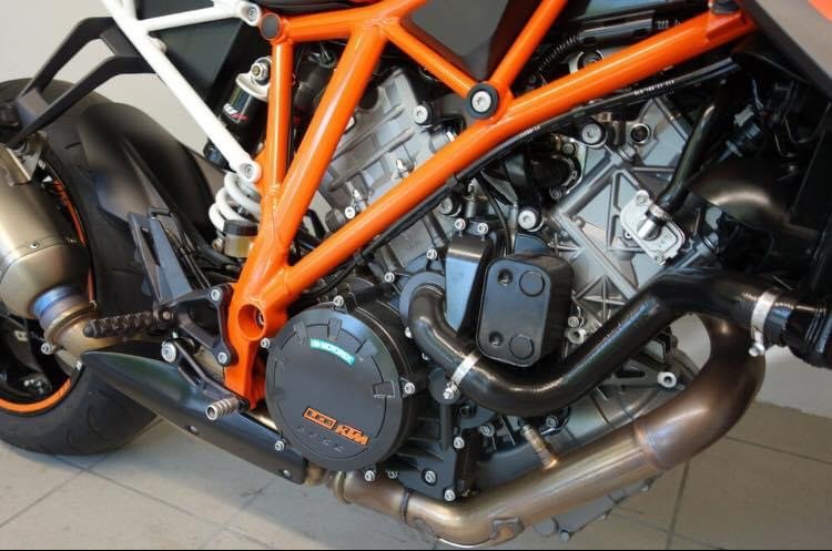 KTM 1290 SUPER DUQUE R - Photo 8
