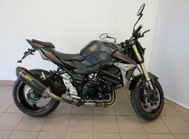 SUZUKI GSR 750 ABS AKRAPOVIC - Photo 2