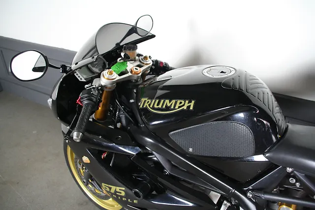 TRIUMPH DAYTONA 675 - Photo 20