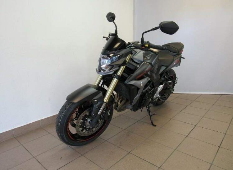 SUZUKI GSR 750 ABS AKRAPOVIC - Photo 6