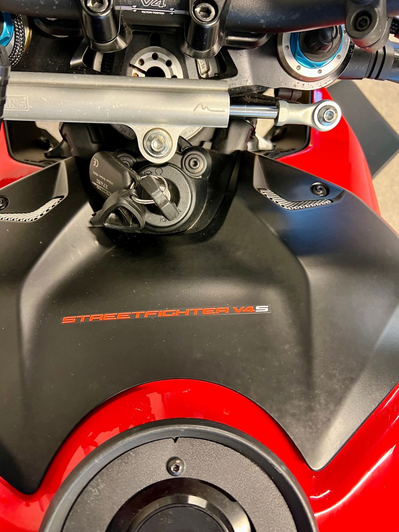 DUCATI STREETFIGHTER V4S - Photo 18