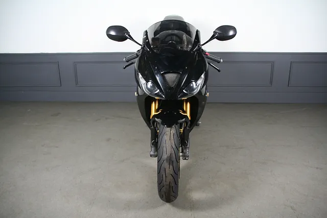 TRIUMPH DAYTONA 675 - Photo 9