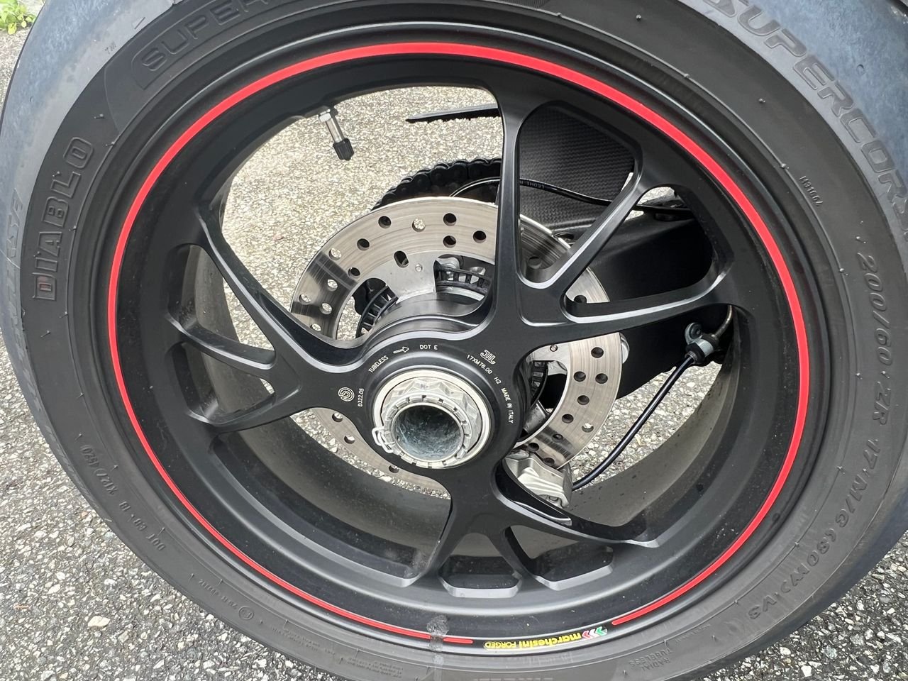 DUCATI PANIGALE V4S - Photo 12